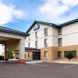 Hotel Days & By Wyndham International Airport