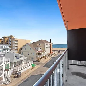 Hotel Americana Motor On Boardwalk