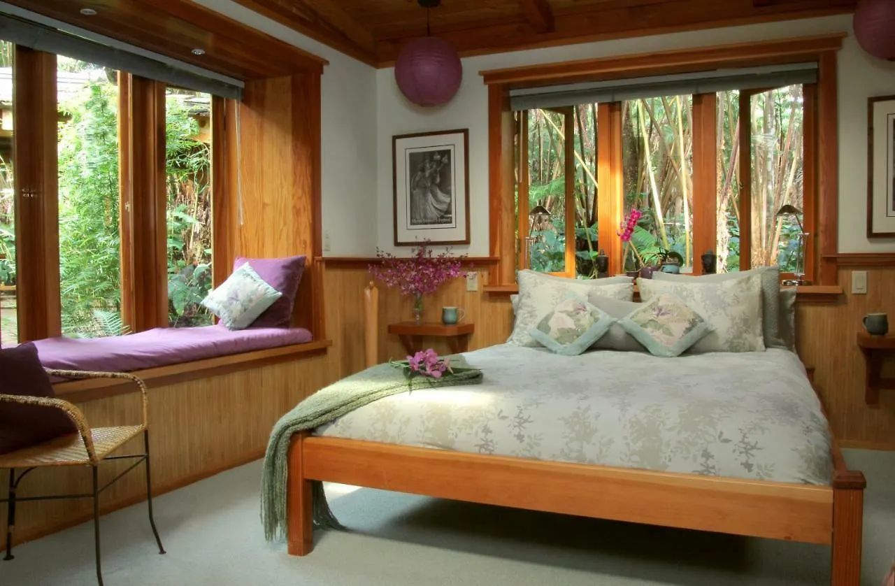 Volcano Rainforest Retreat Bed & Breakfast