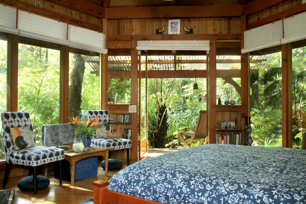 Bed & Breakfast Volcano Rainforest Retreat